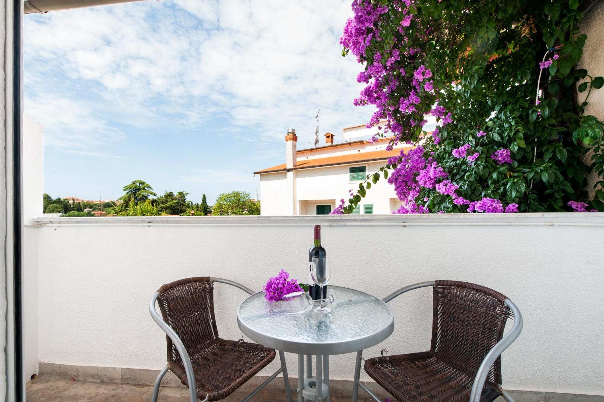 Luna Tsuki Seven Aparthotel Ρόβινι Εξωτερικό φωτογραφία